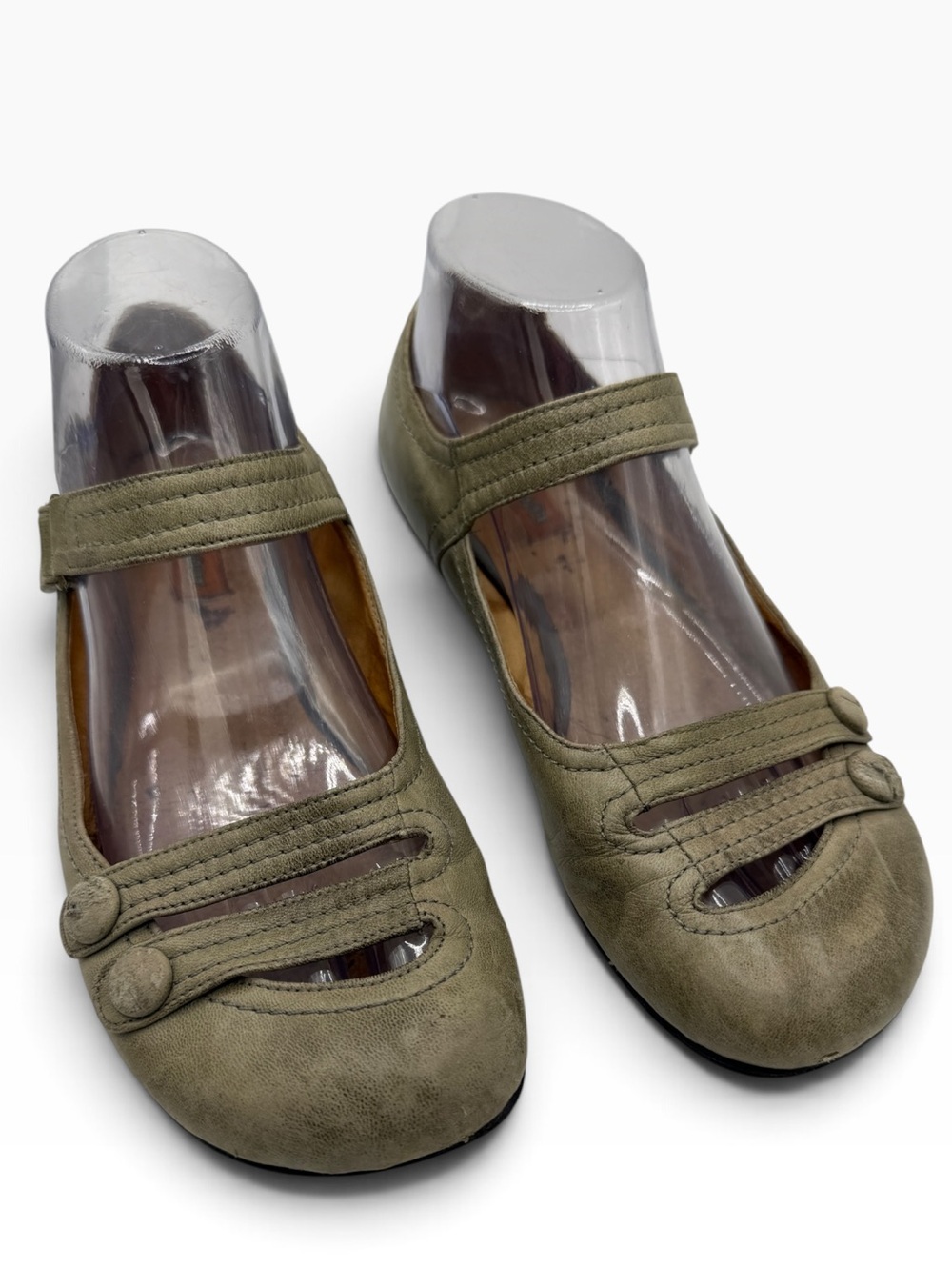 Miz Mooz Olive Mary Jane Flats with Decorative Buttons - Size 7.5